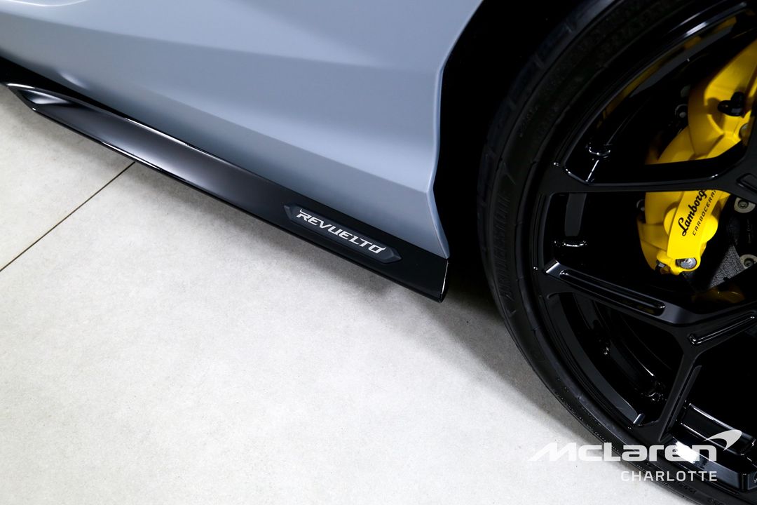 2024 Lamborghini Revuelto