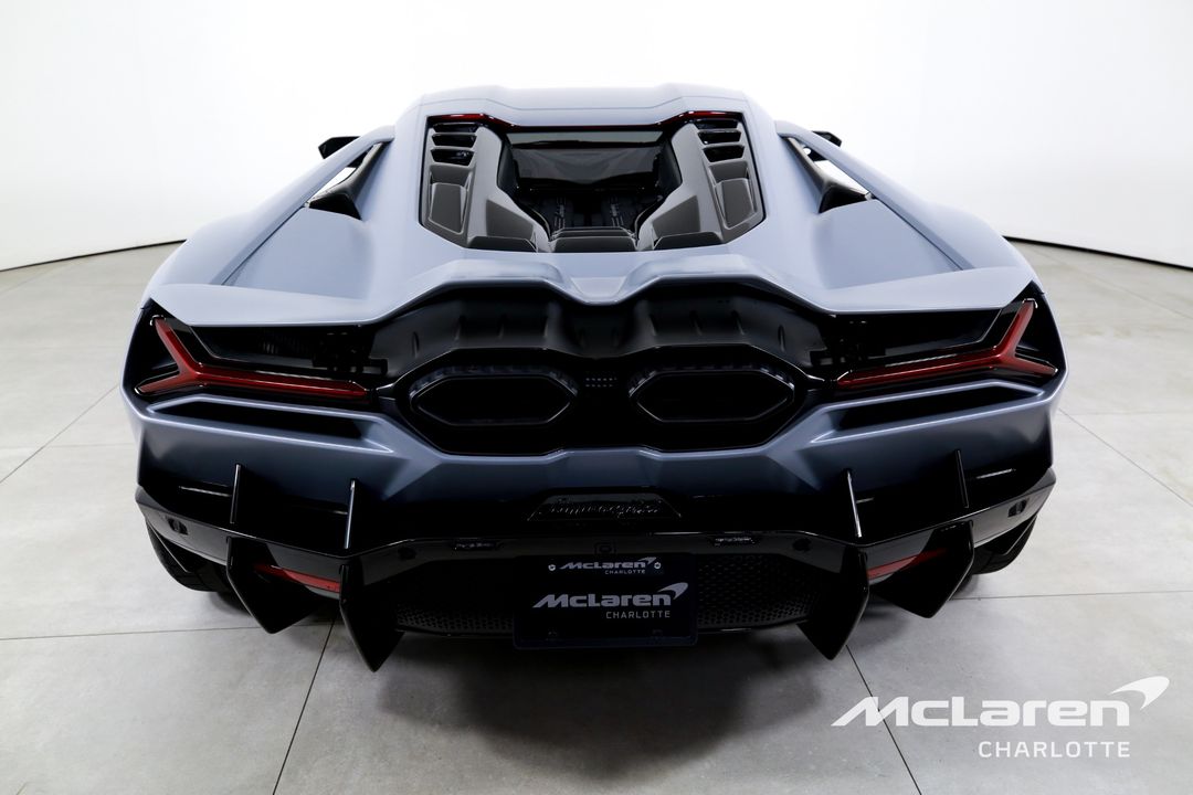2024 Lamborghini Revuelto