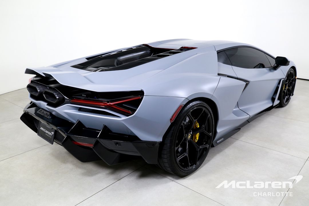 2024 Lamborghini Revuelto