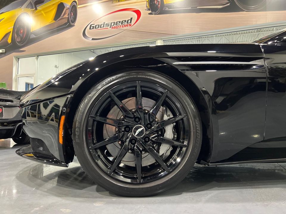 2021 Aston Martin DB11