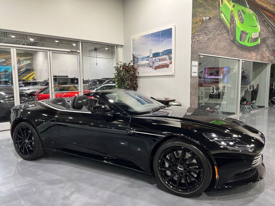 2021 Aston Martin DB11
