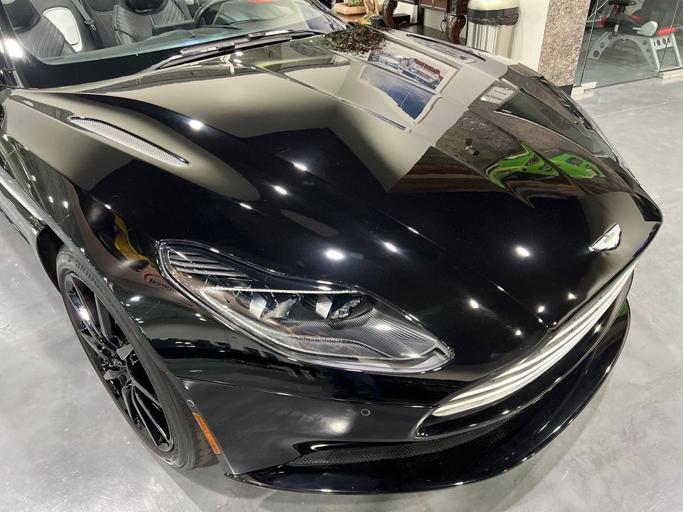 2021 Aston Martin DB11