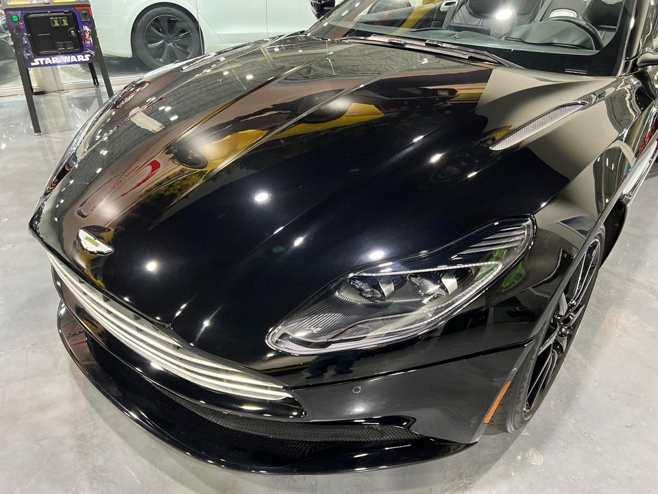2021 Aston Martin DB11