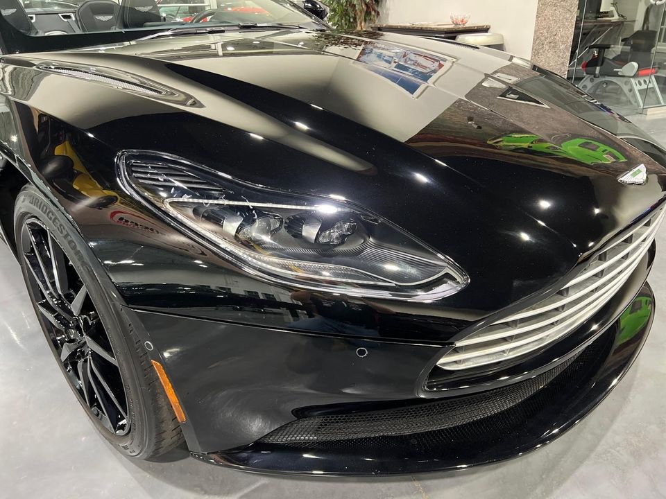 2021 Aston Martin DB11