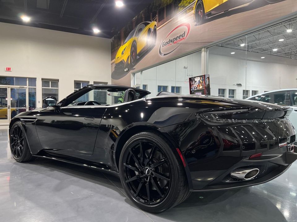 2021 Aston Martin DB11