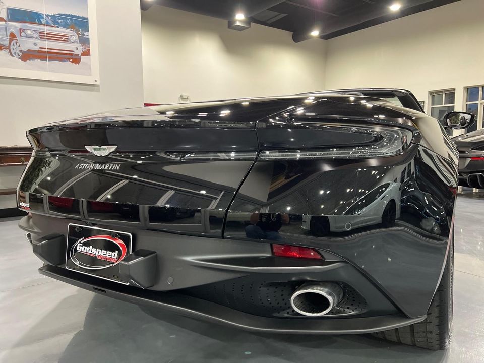 2021 Aston Martin DB11