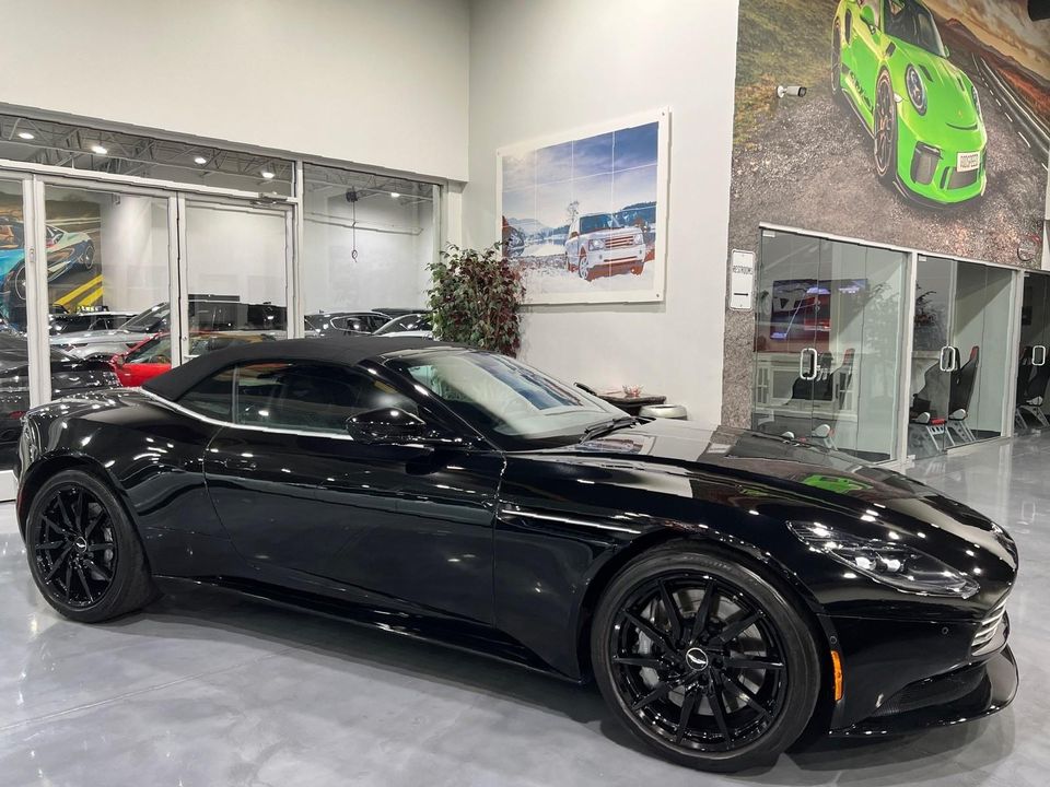 2021 Aston Martin DB11