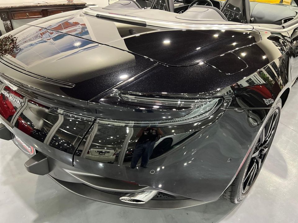 2021 Aston Martin DB11