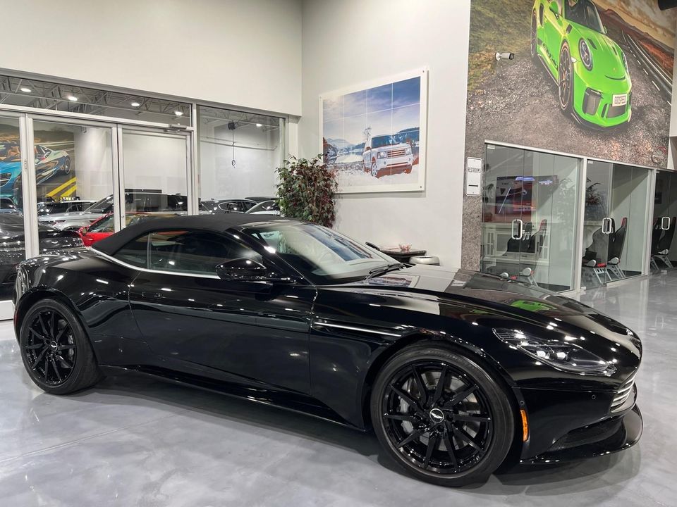 2021 Aston Martin DB11