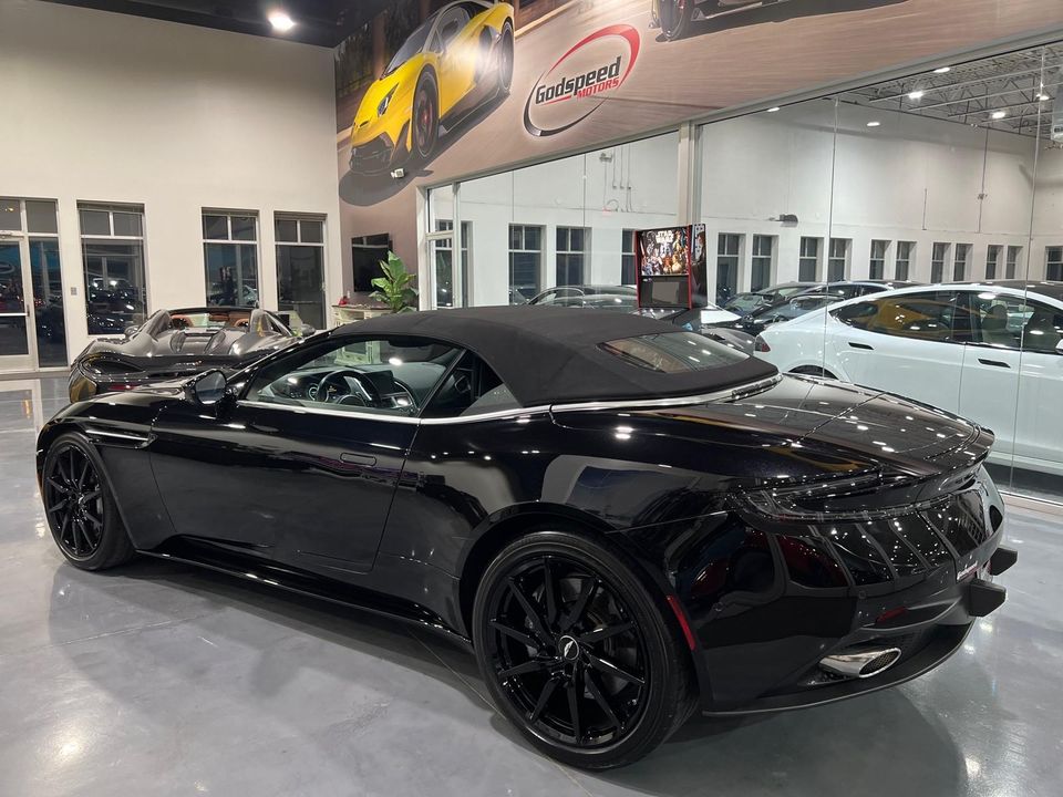 2021 Aston Martin DB11