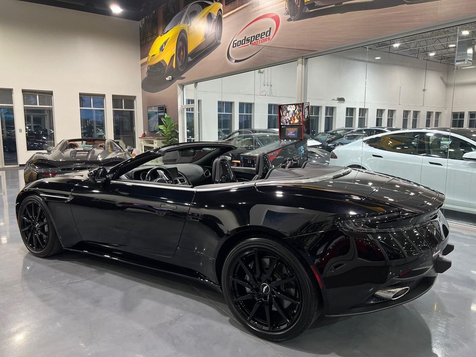 2021 Aston Martin DB11