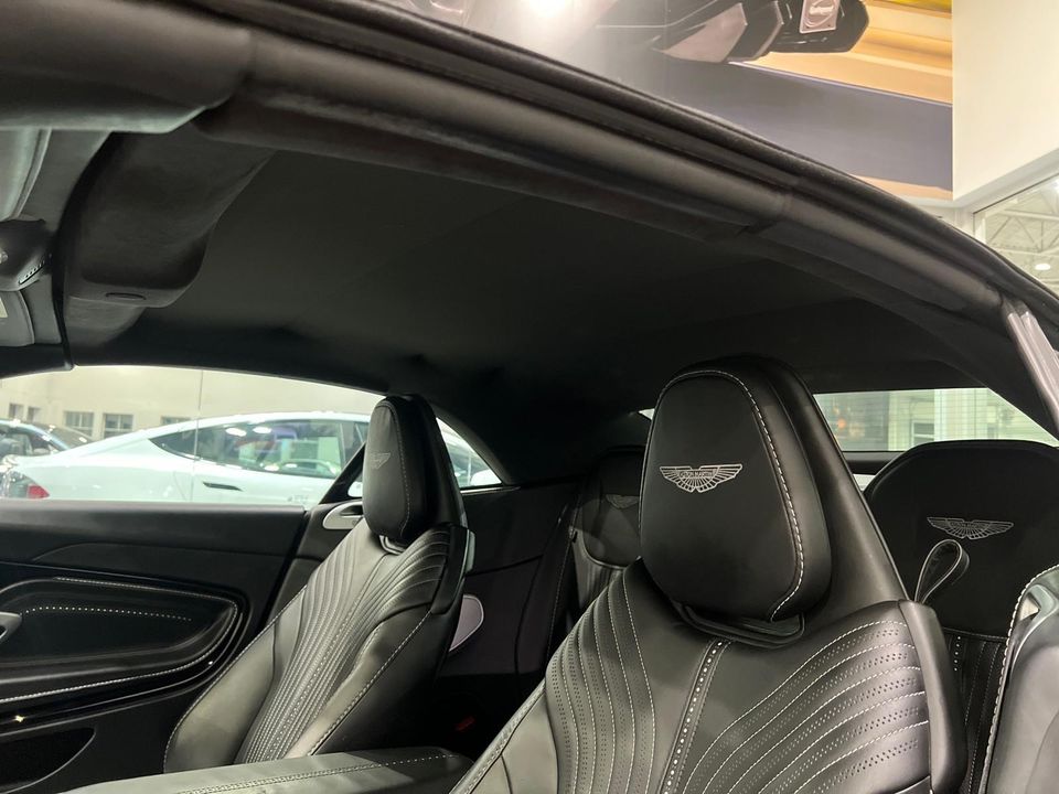 2021 Aston Martin DB11