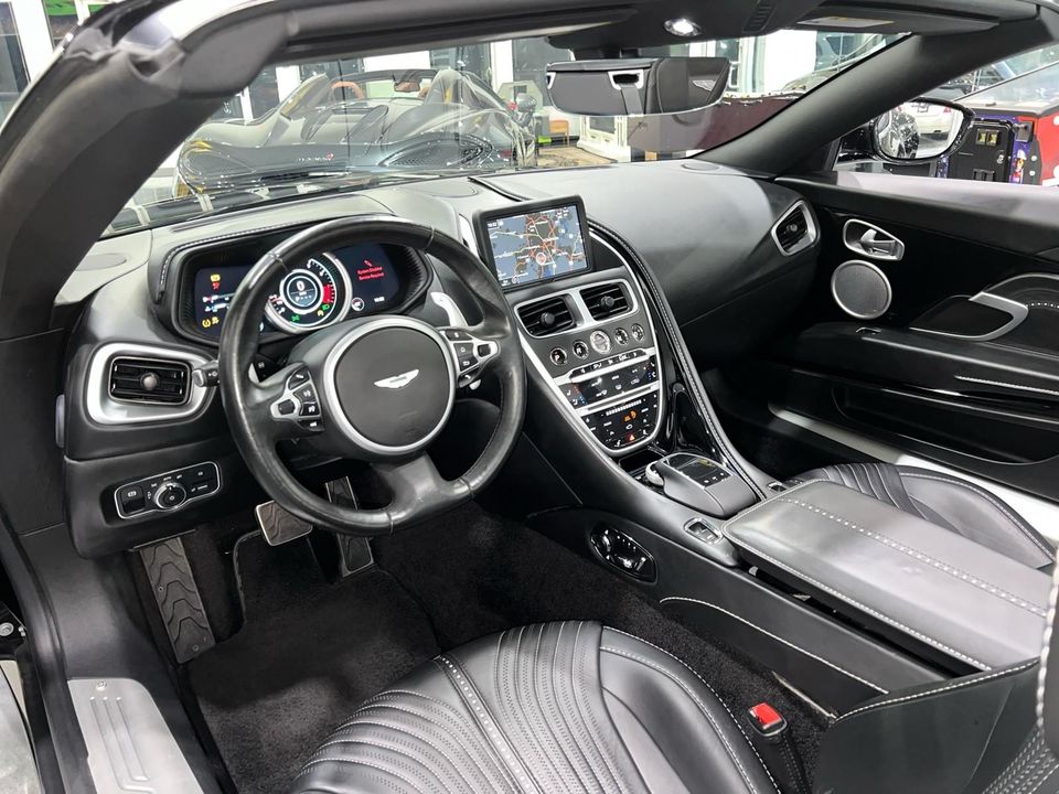 2021 Aston Martin DB11