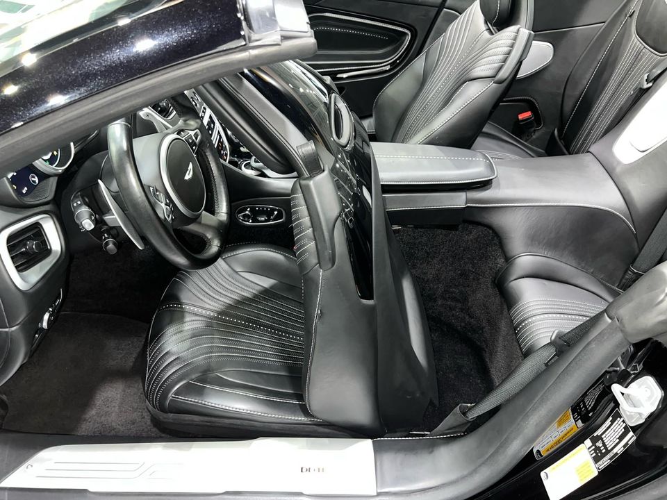 2021 Aston Martin DB11