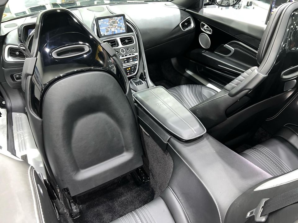 2021 Aston Martin DB11