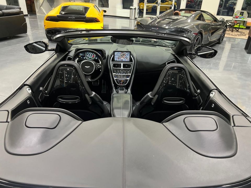 2021 Aston Martin DB11