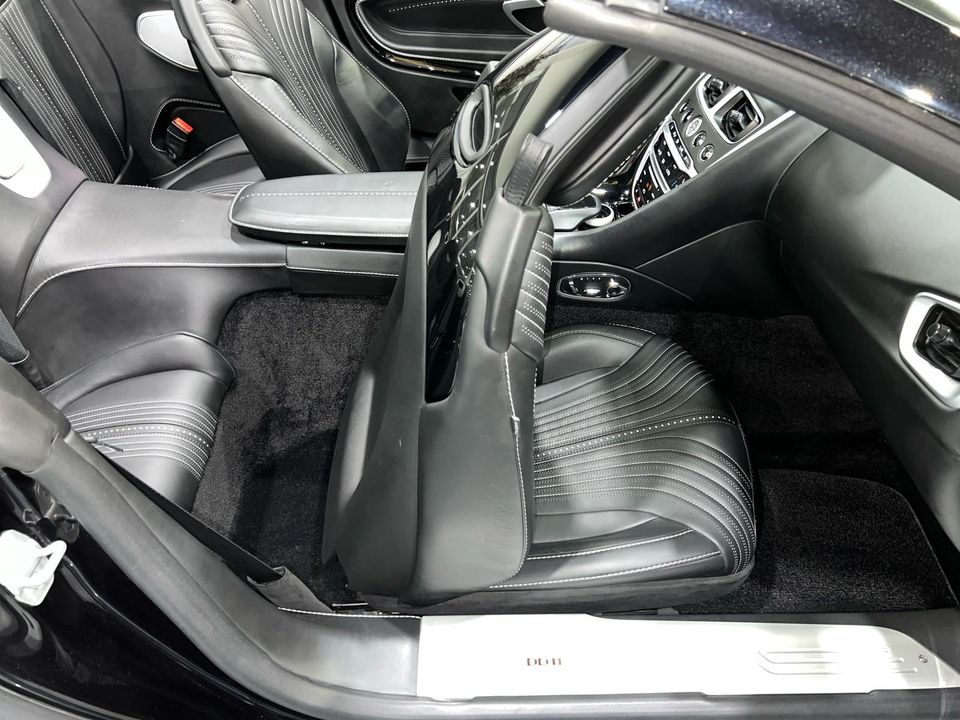 2021 Aston Martin DB11