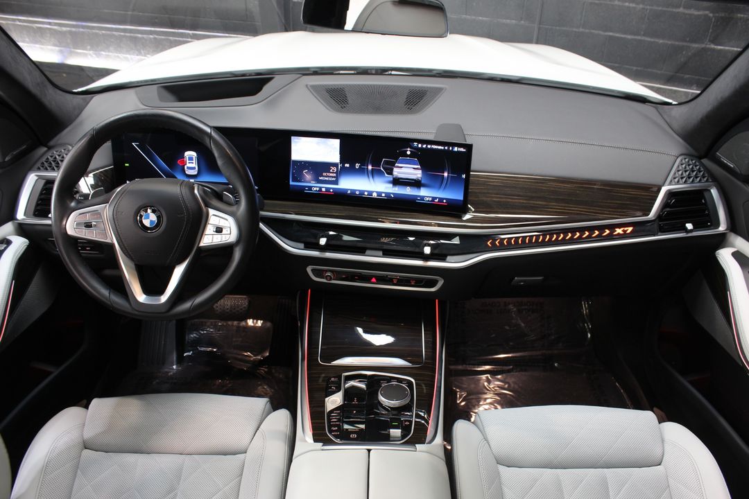 2024 BMW X7