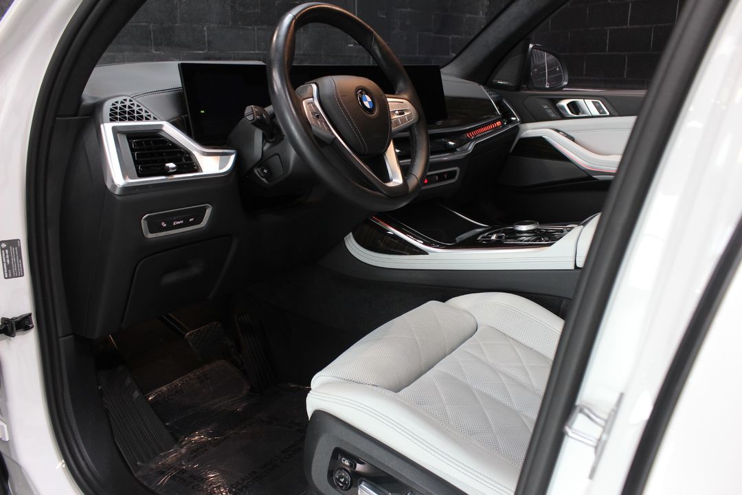 2024 BMW X7