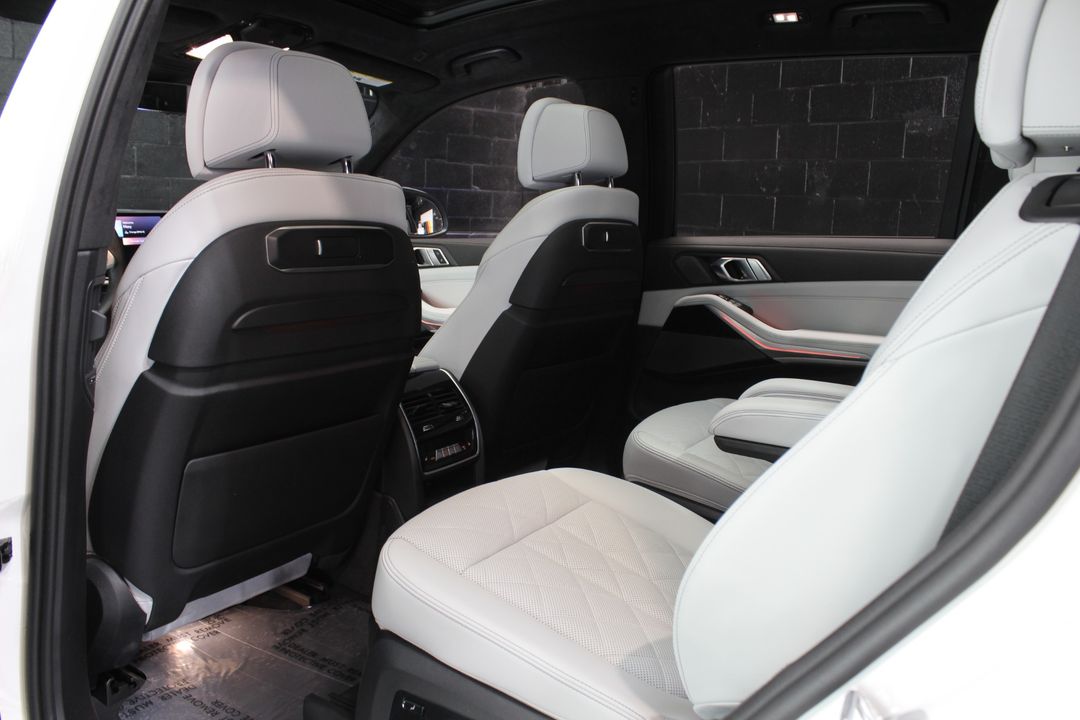 2024 BMW X7