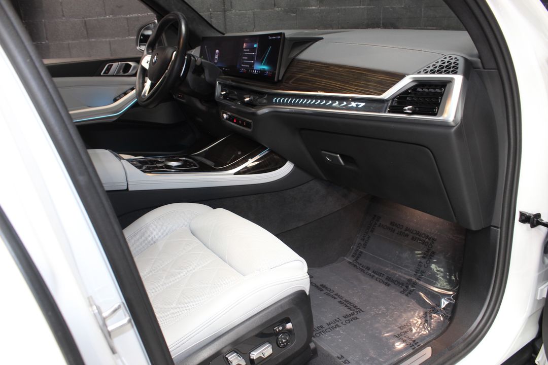 2024 BMW X7