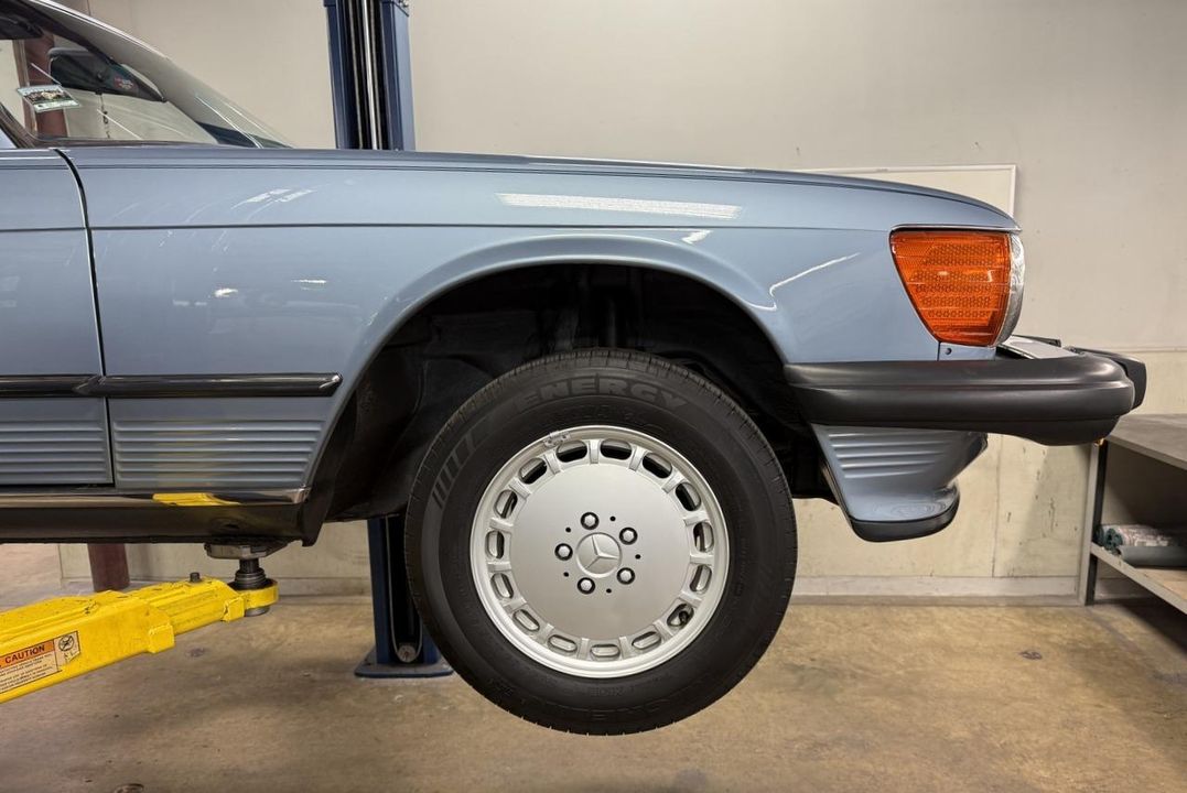 1987 Mercedes-Benz 560SL