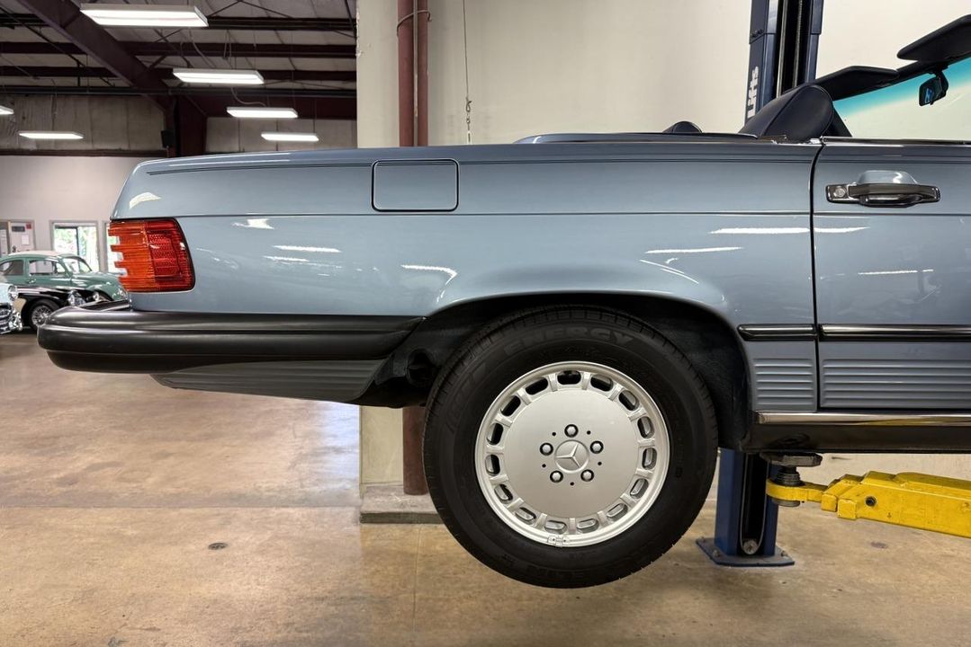 1987 Mercedes-Benz 560SL