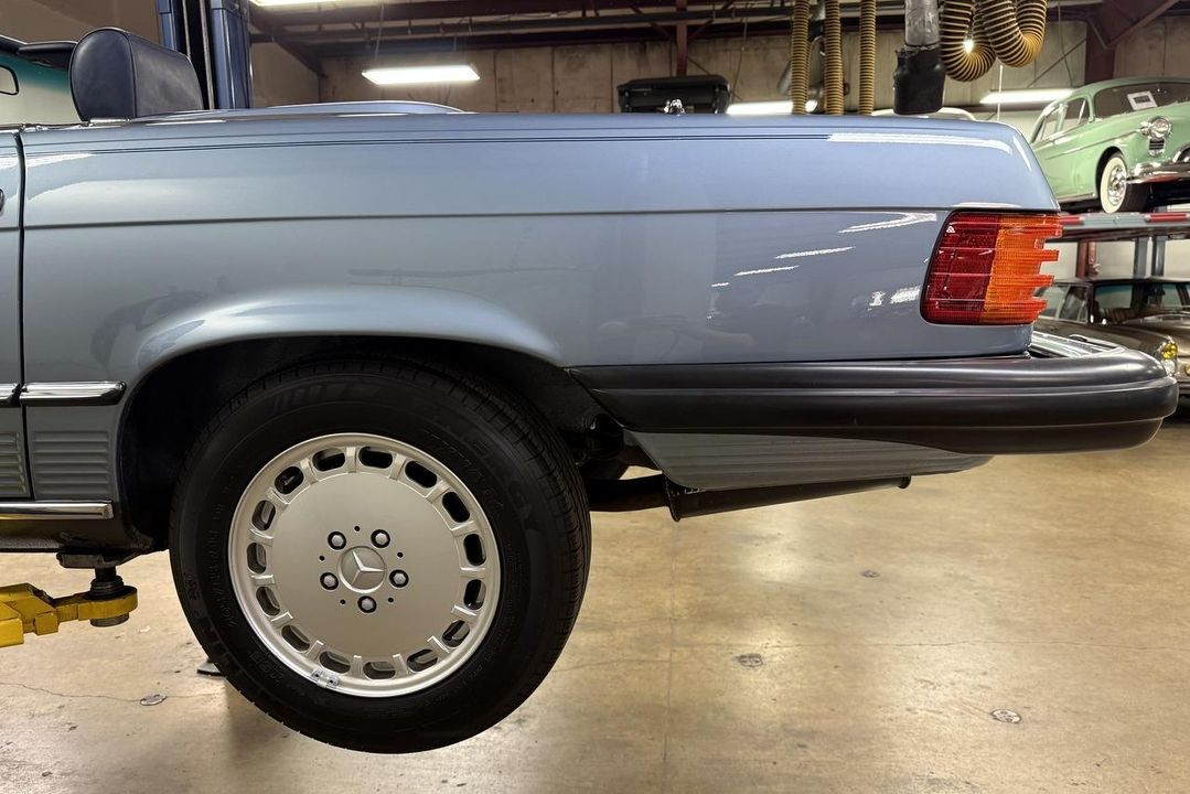 1987 Mercedes-Benz 560SL