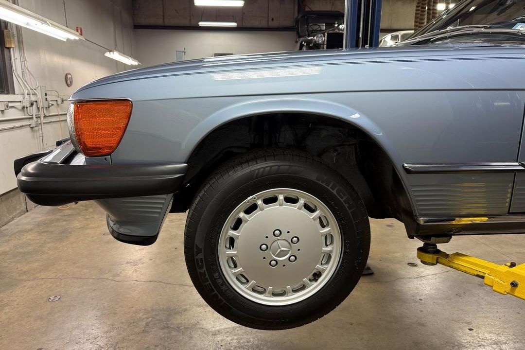1987 Mercedes-Benz 560SL