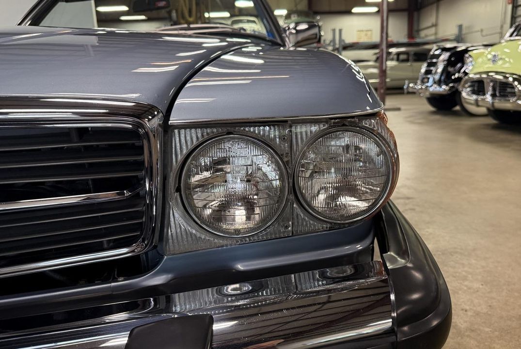 1987 Mercedes-Benz 560SL