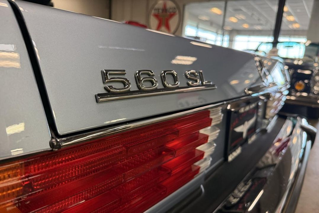 1987 Mercedes-Benz 560SL