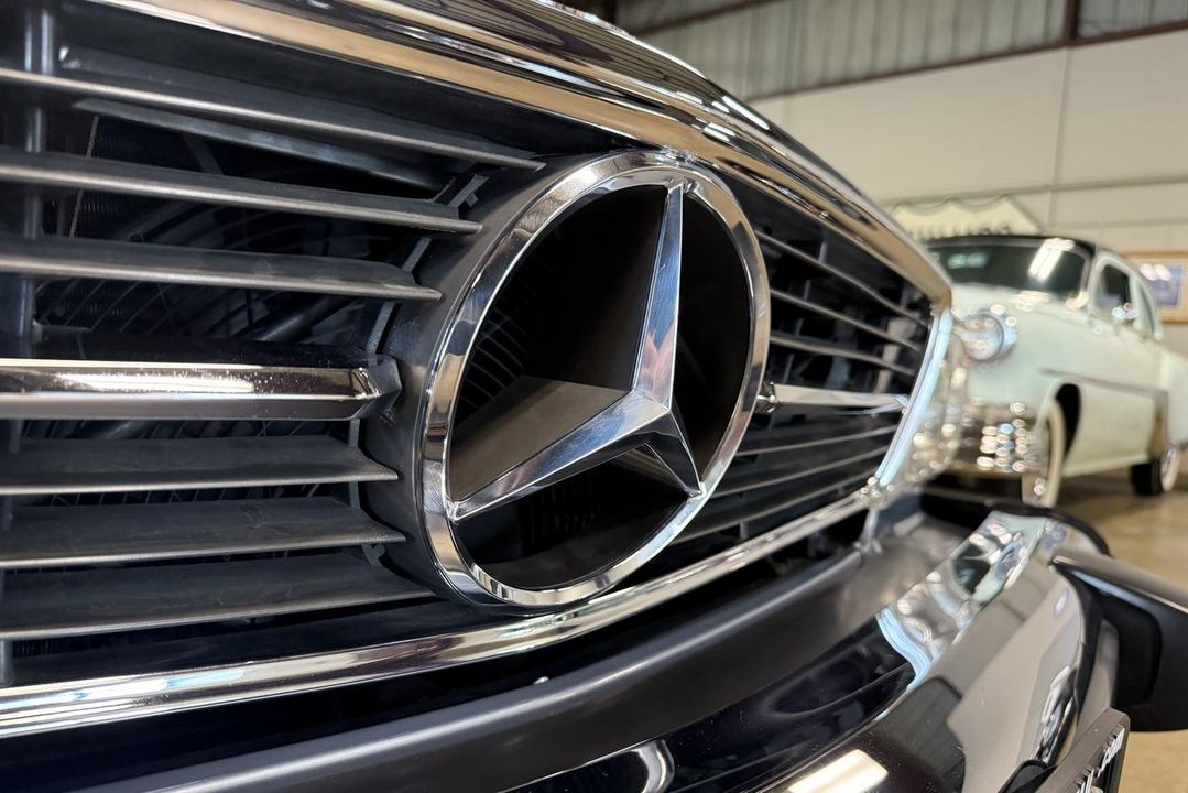 1987 Mercedes-Benz 560SL