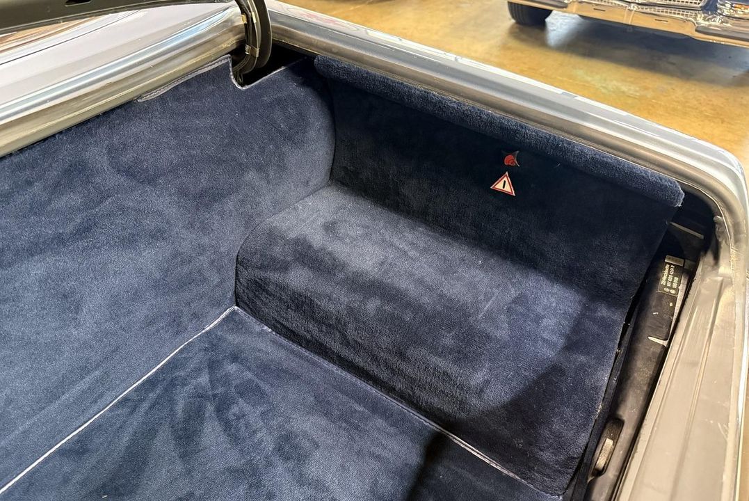 1987 Mercedes-Benz 560SL