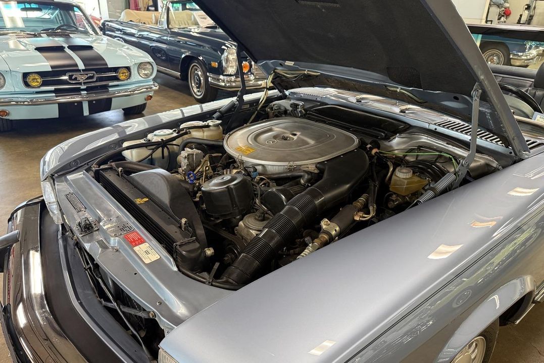 1987 Mercedes-Benz 560SL