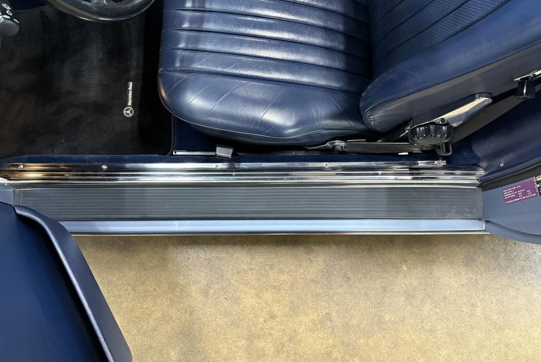 1987 Mercedes-Benz 560SL