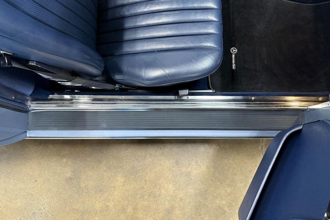 1987 Mercedes-Benz 560SL