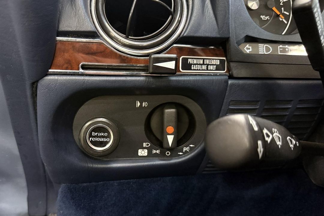 1987 Mercedes-Benz 560SL