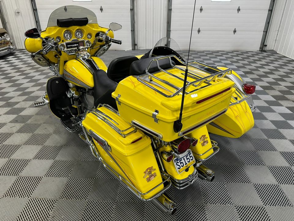 2005 Harley Davidson FLHTCSE2