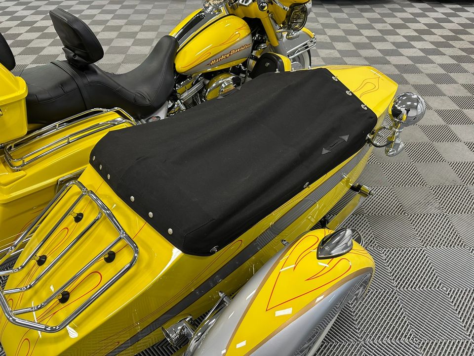2005 Harley Davidson FLHTCSE2