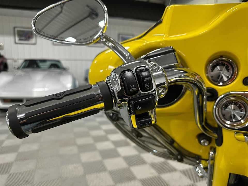 2005 Harley Davidson FLHTCSE2