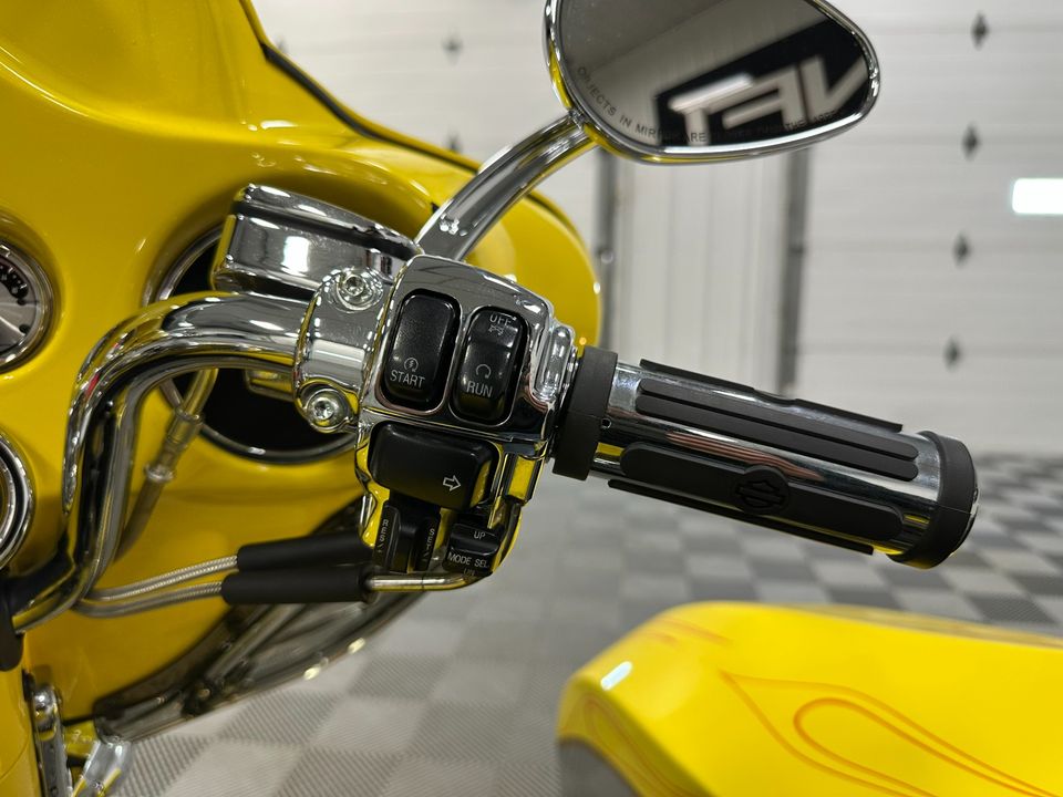 2005 Harley Davidson FLHTCSE2