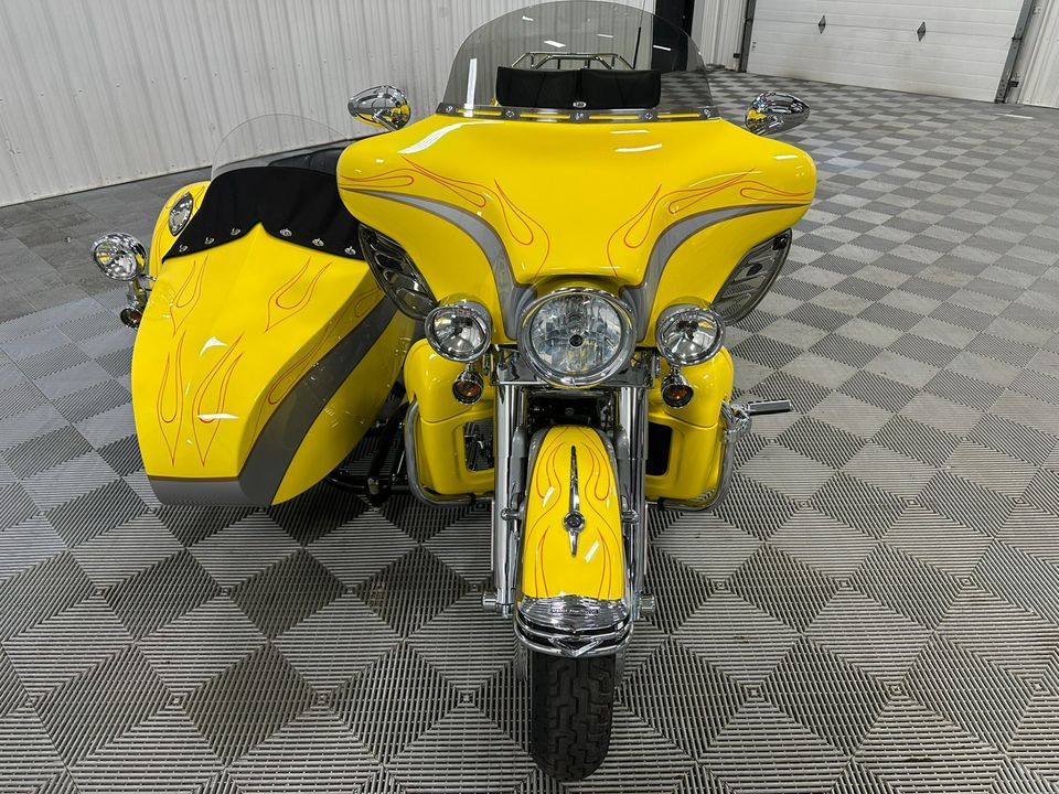 2005 Harley Davidson FLHTCSE2