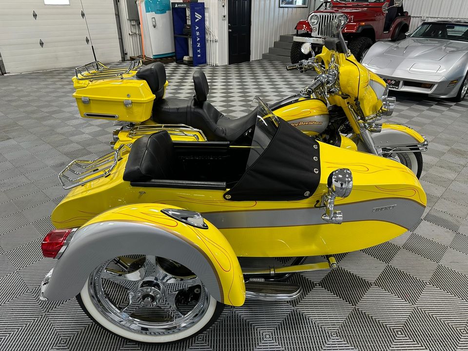 2005 Harley Davidson FLHTCSE2