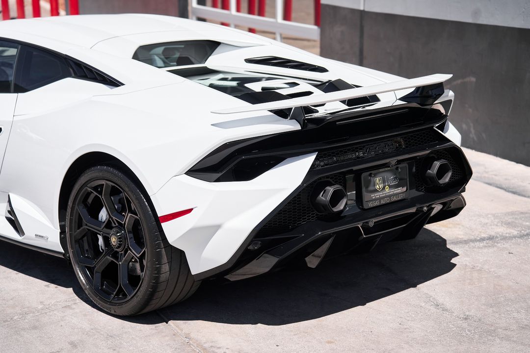 2023 Lamborghini Huracan Tecnica