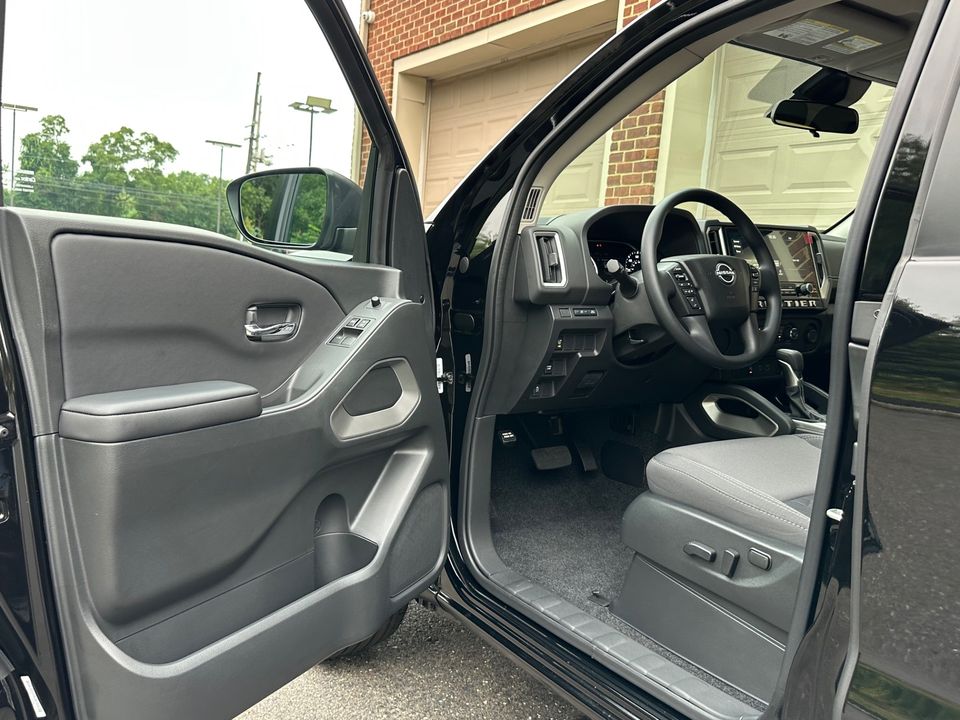 2025 Nissan Frontier