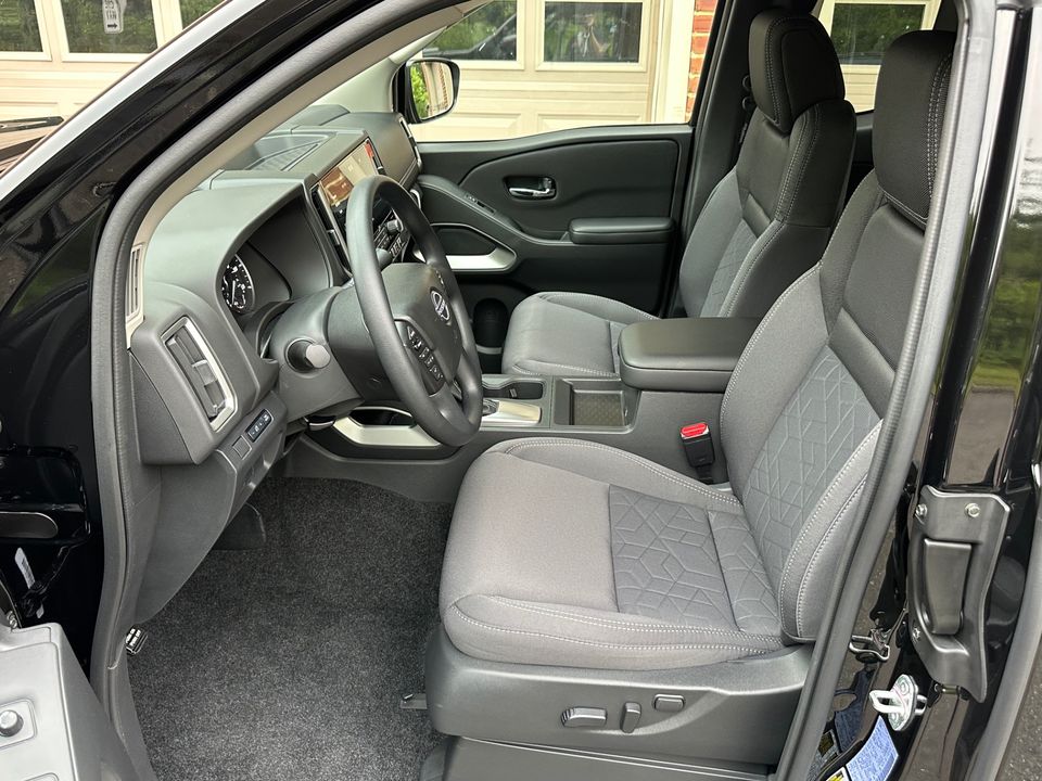 2025 Nissan Frontier
