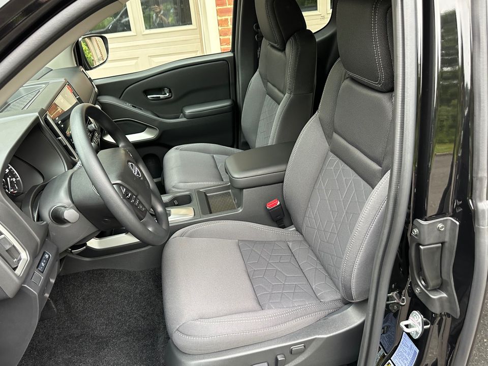 2025 Nissan Frontier