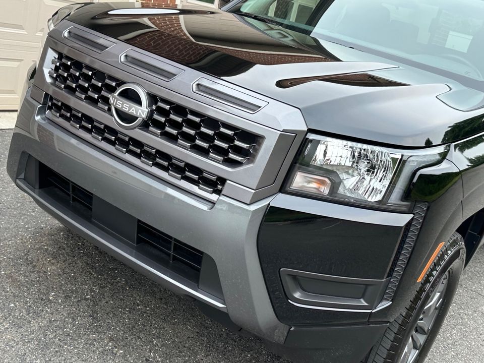 2025 Nissan Frontier