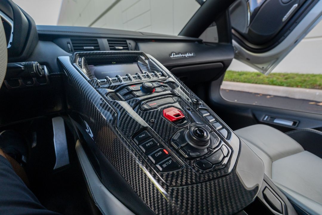 2015 Lamborghini Aventador