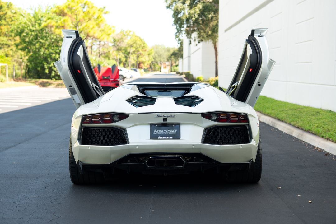 2015 Lamborghini Aventador